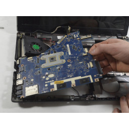Замена материнской платы Acer Aspire 5742